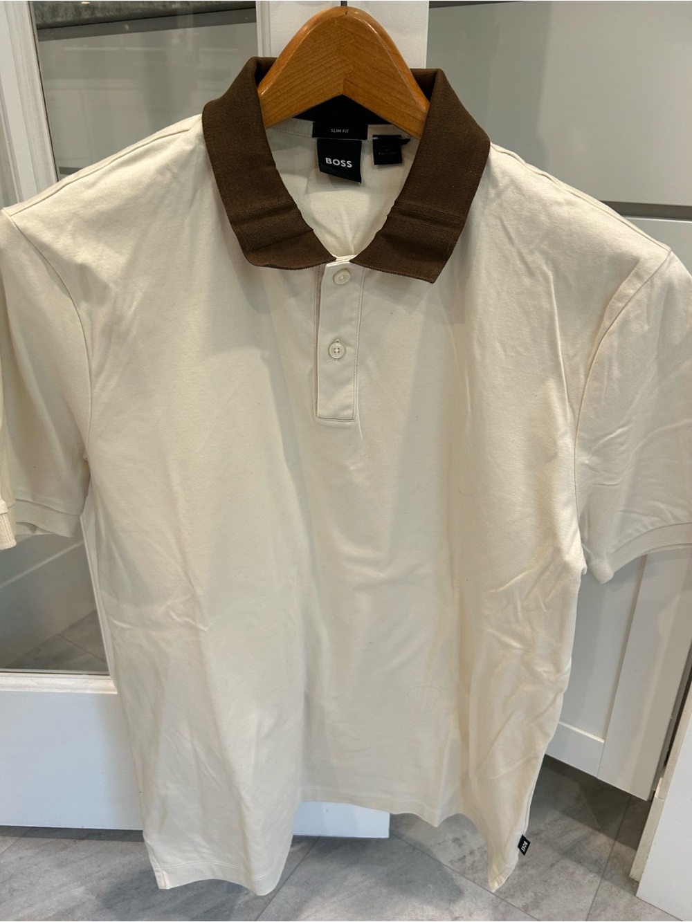 BOSS Men’s Polo Shirt in Cream with Brown Collar Size L - Picture 2 of 3